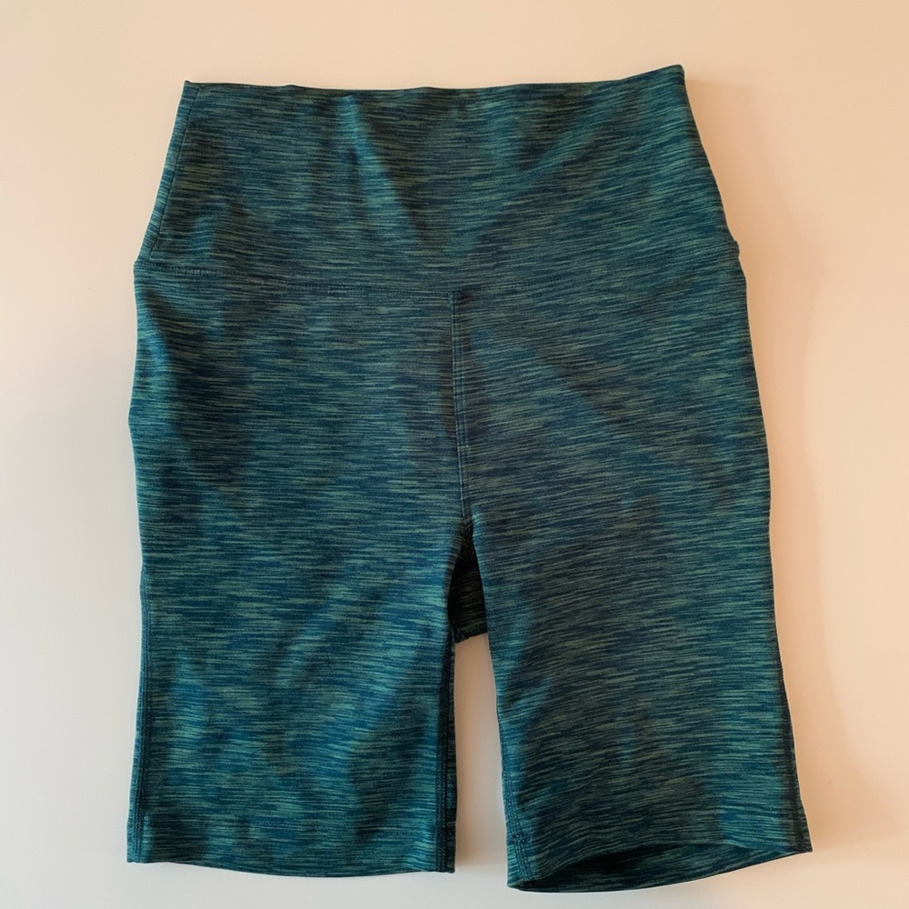 Outdoor Voices Flow 7” Short, Size XS